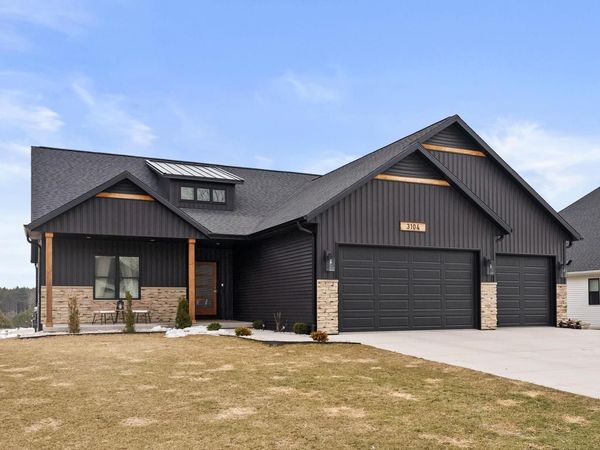 3104 Sandy Ridge DRIVE, Two Rivers, WI 54241