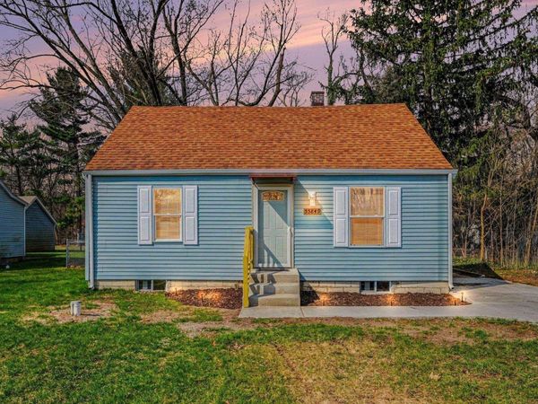 55849 Mayflower Road, South Bend, IN 46619