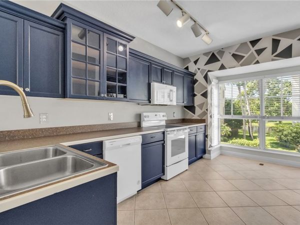 1630 42nd Square, Unit 104, Vero Beach, FL 32960