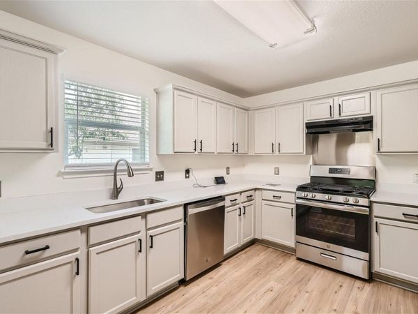 6937 Sabrina DR, Austin, TX 78747