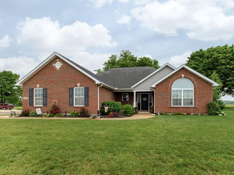 725 Loxley Lane, Troy, OH 45373 Photo 2