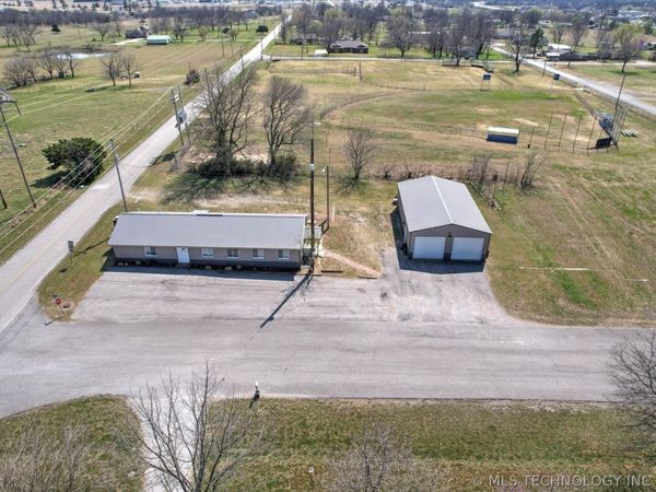 315 E Alta Street , Oologah, OK 74053