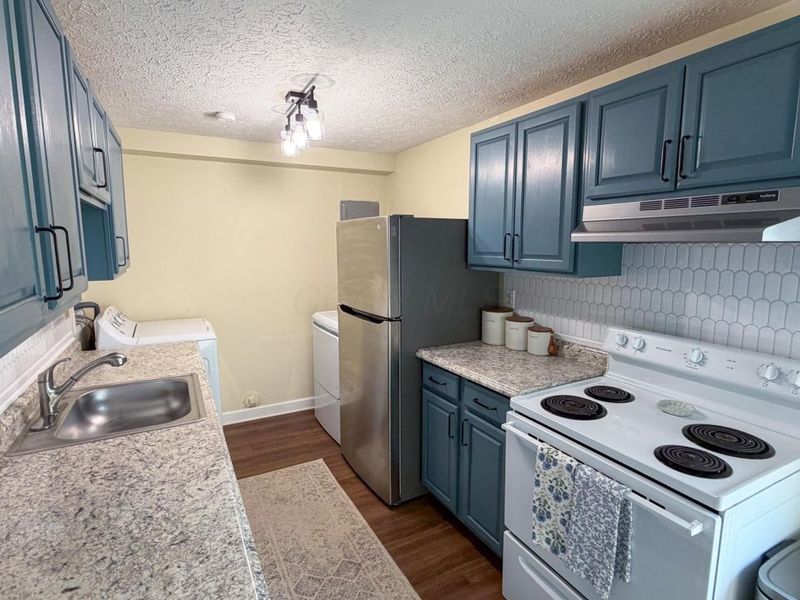 1532 Willow View Drive, Grove City, OH 43123 Photo 10