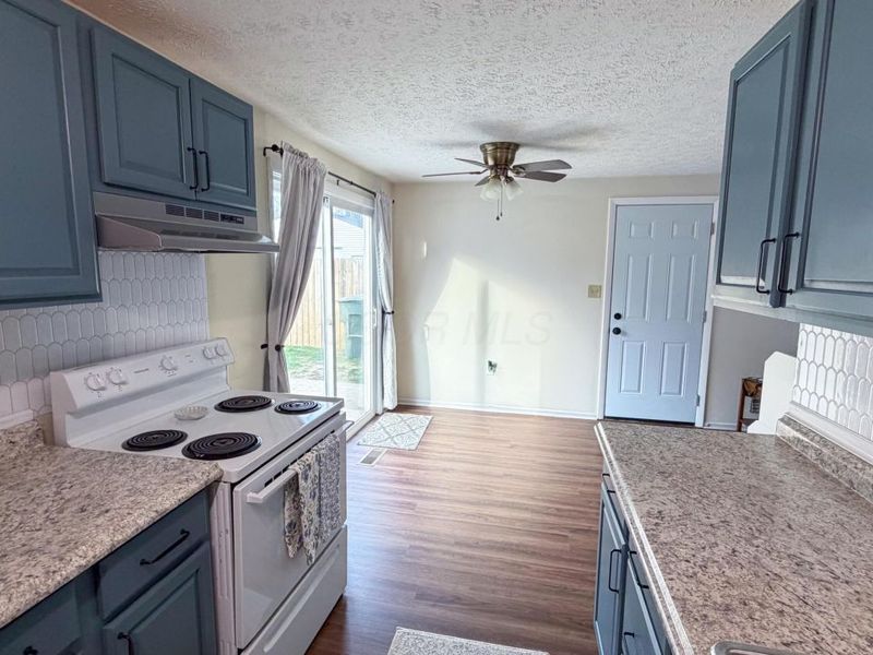 1532 Willow View Drive, Grove City, OH 43123 Photo 12