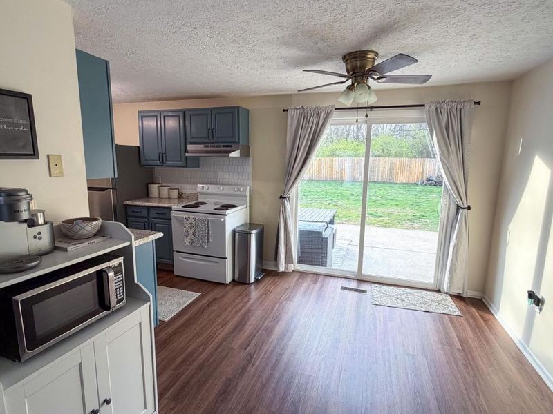 1532 Willow View Drive, Grove City, OH 43123 Photo 8