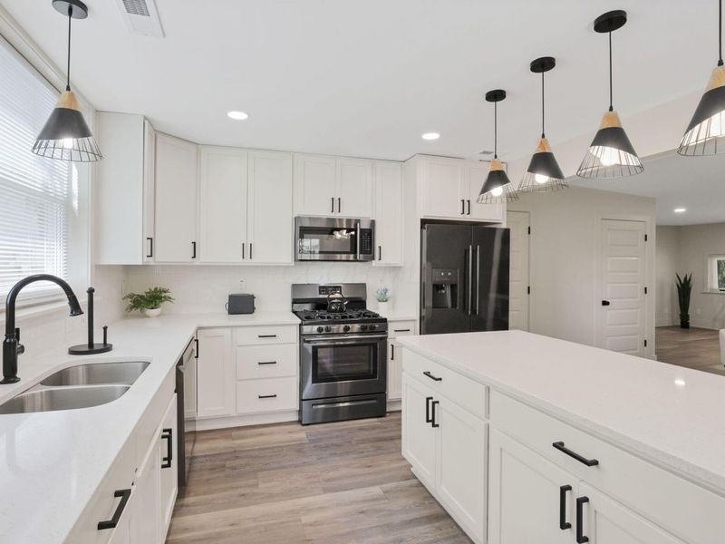 6084 Mink Street SW, Pataskala, OH 43062 Photo 2