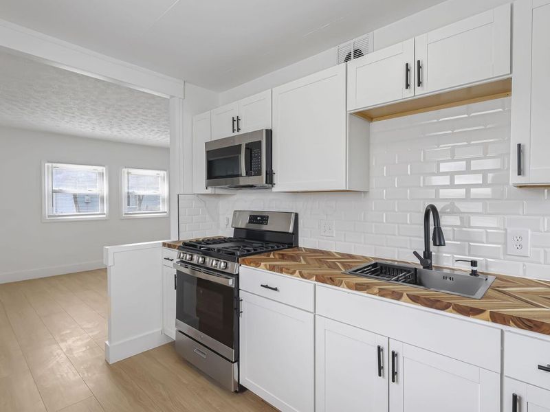 1272 E 15th Avenue, Columbus, OH 43211 Photo 3