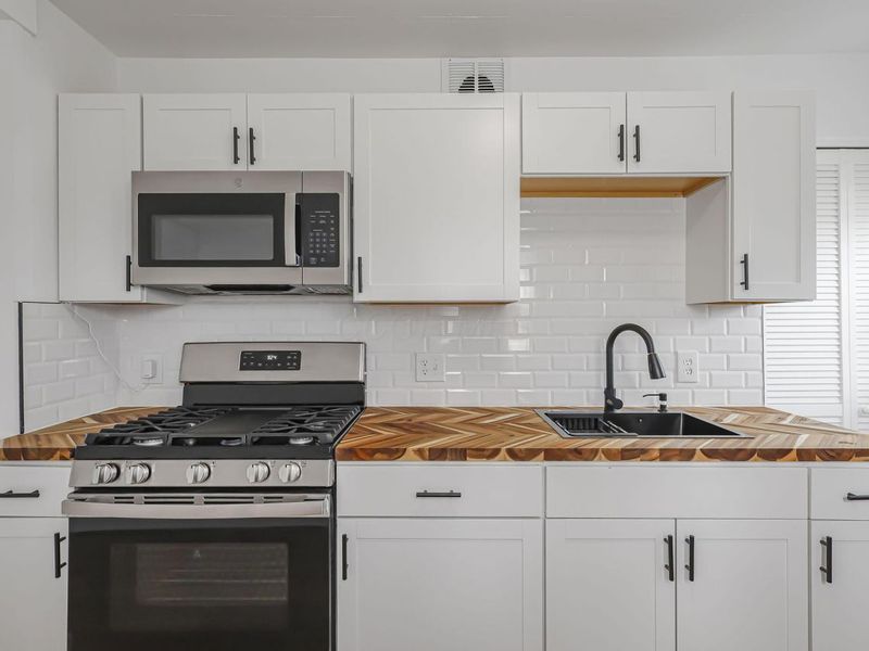 1272 E 15th Avenue, Columbus, OH 43211 Photo 4