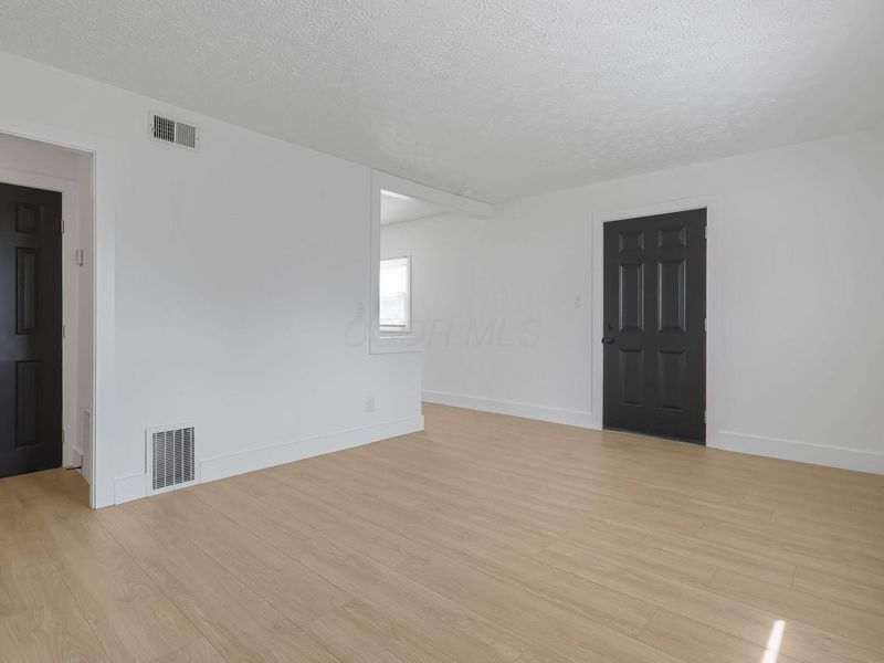 1272 E 15th Avenue, Columbus, OH 43211 Photo 8