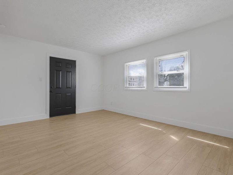 1272 E 15th Avenue, Columbus, OH 43211 Photo 9