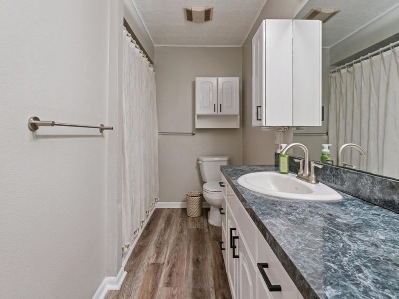 1381 Brentfield Place , Columbus, OH 43228 Photo 17