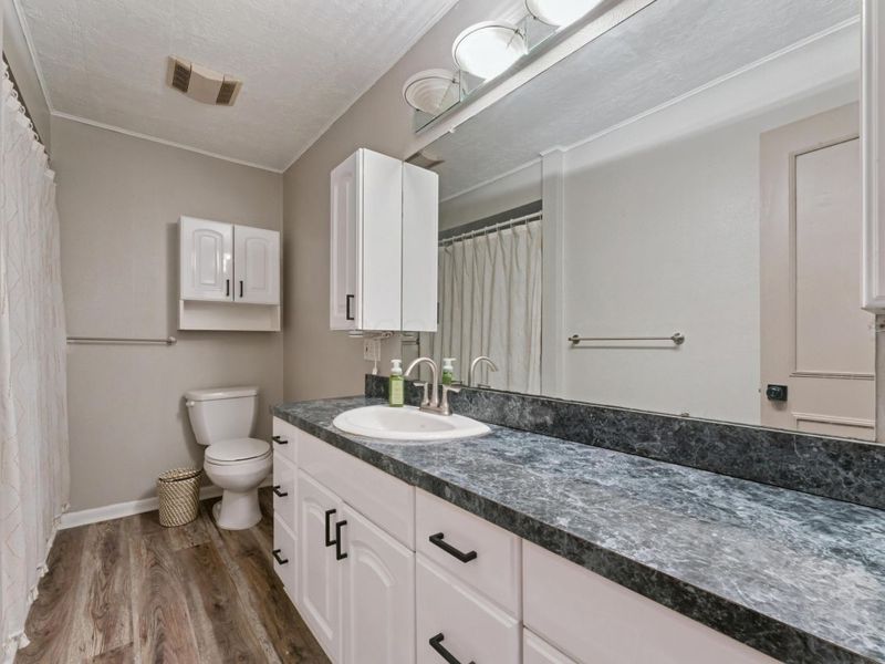 1381 Brentfield Place , Columbus, OH 43228 Photo 18