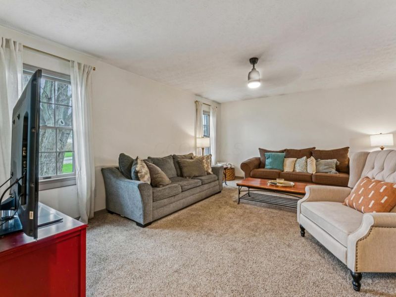 1381 Brentfield Place , Columbus, OH 43228 Photo 6