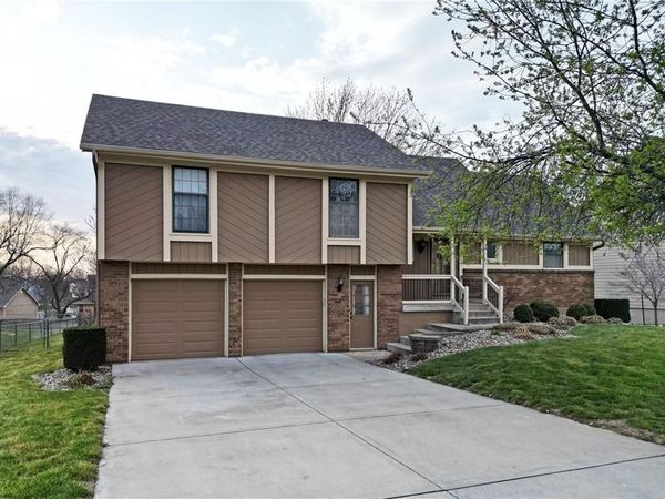 216 Johnston Parkway, Raymore, MO 64083