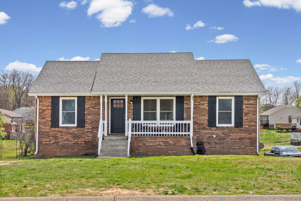 1066 Bobcat Dr, Clarksville, TN 37042 Main Photo