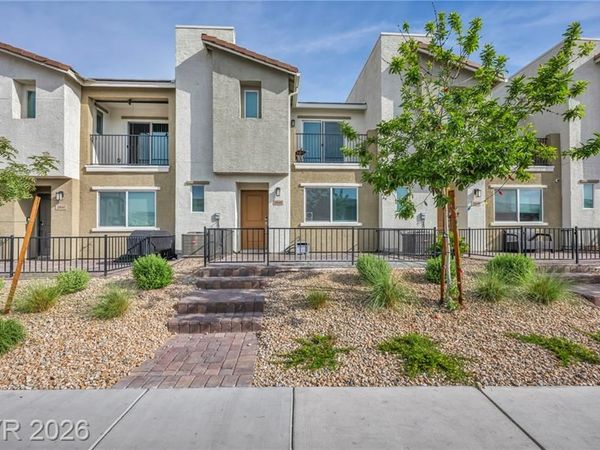 2645 Wimbledon White Court, North Las Vegas, NV 89086