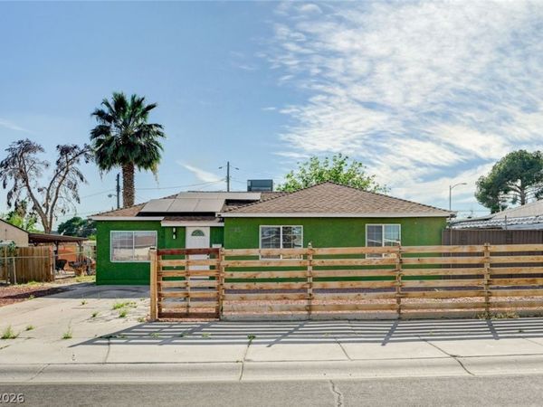 1720 E Carson Avenue , Las Vegas, NV 89101