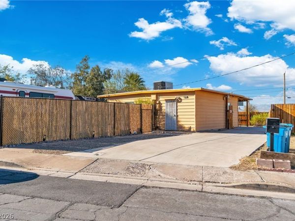 235 Zinc Street , Henderson, NV 89015