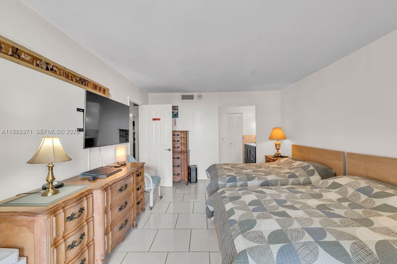 1825 S Ocean Dr , Unit 407, Hallandale Beach, FL 33009 Photo