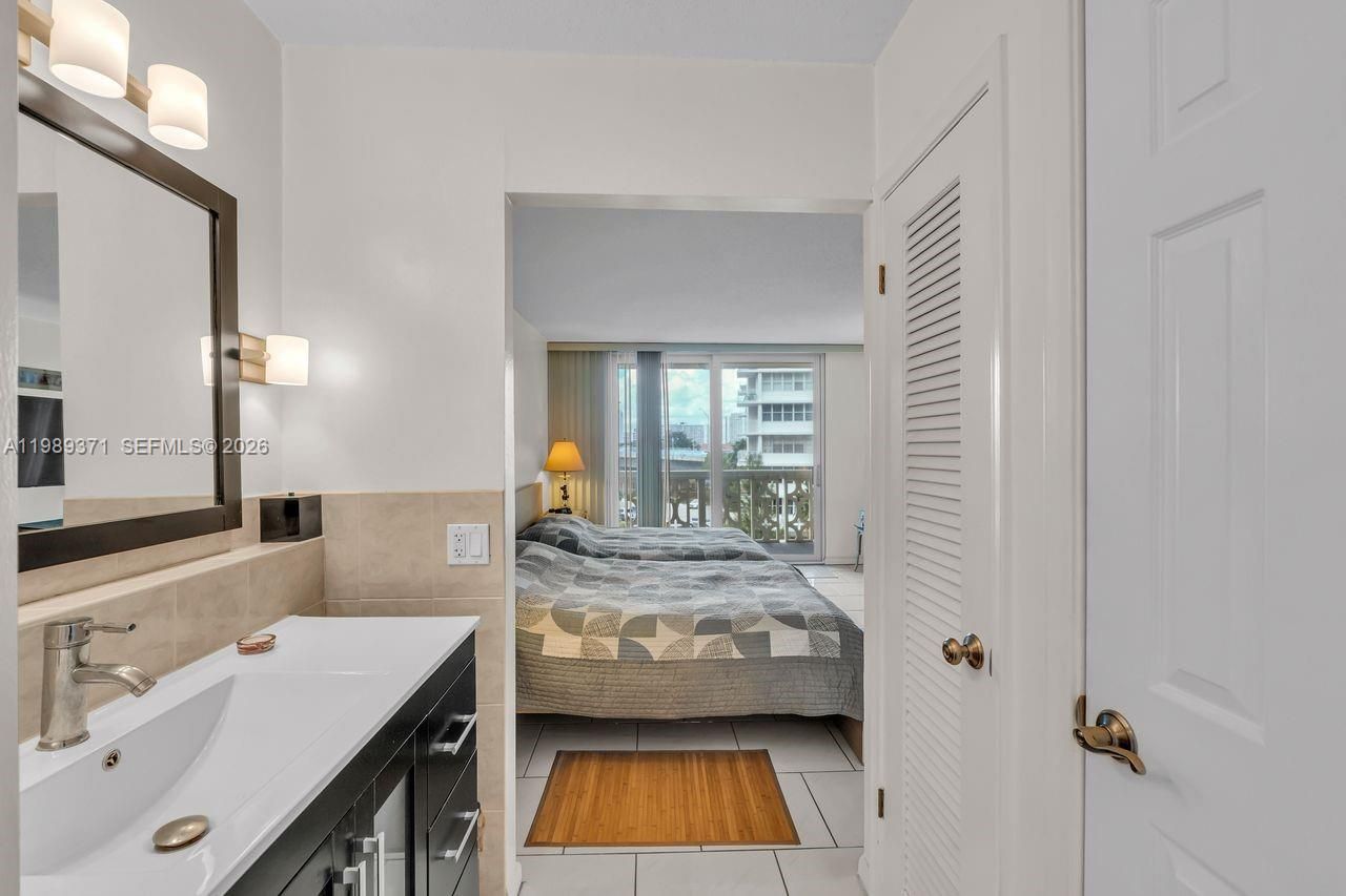 1825 S Ocean Dr , Unit 407, Hallandale Beach, FL 33009 Photo