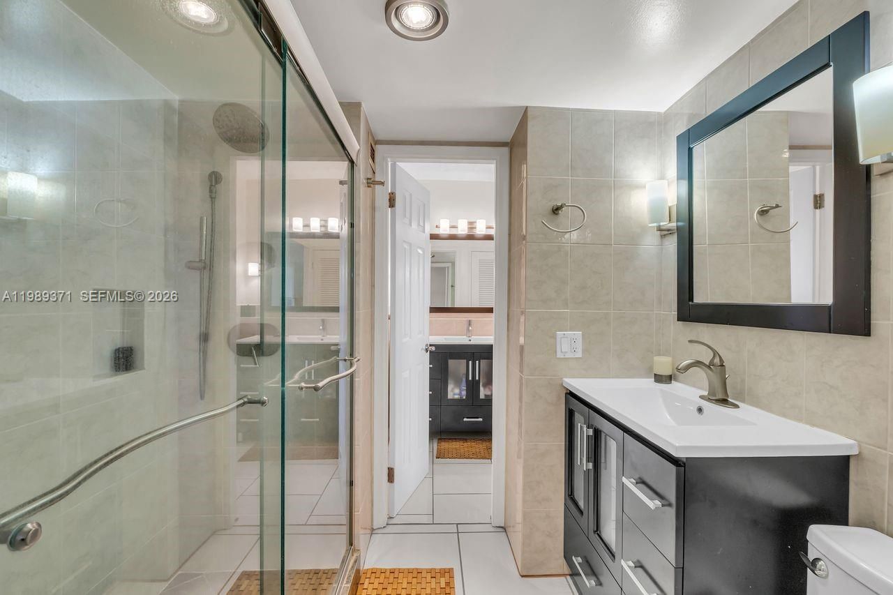 1825 S Ocean Dr , Unit 407, Hallandale Beach, FL 33009 Photo