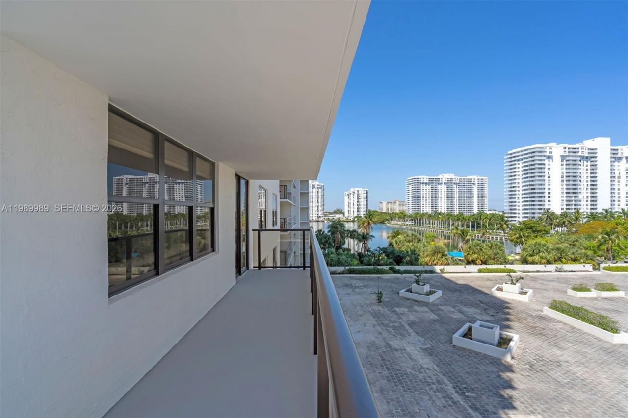 18151 NE 31st Ct, Unit 602, Aventura, FL 33160 Photo