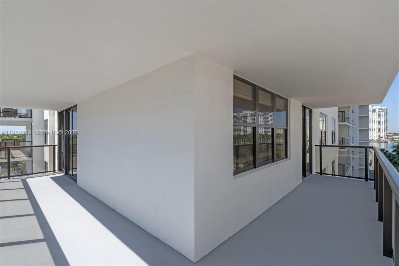 18151 NE 31st Ct, Unit 602, Aventura, FL 33160 Photo