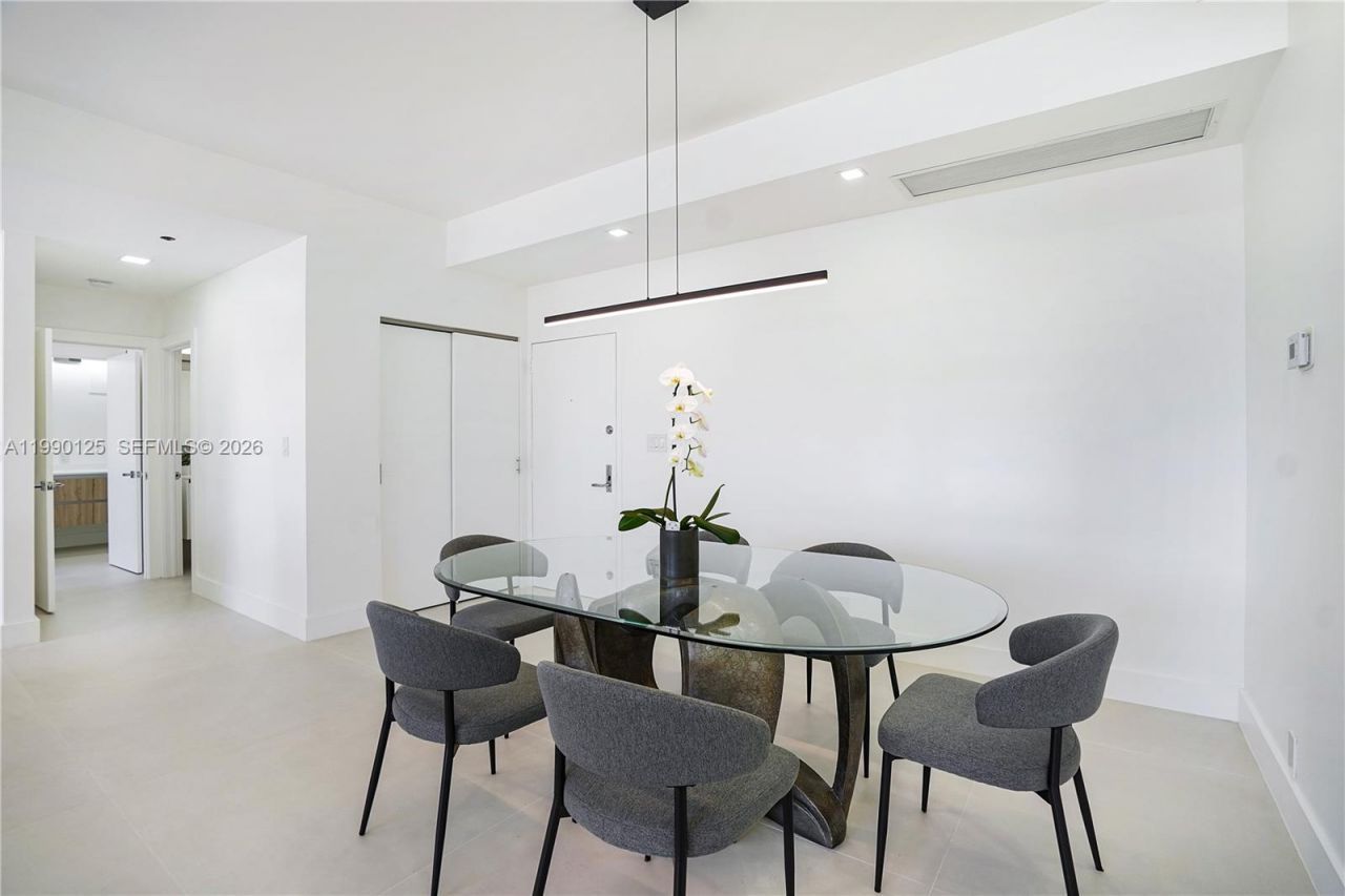 19101 Mystic Pointe Dr, Unit 111, Aventura, FL 33180 Photo