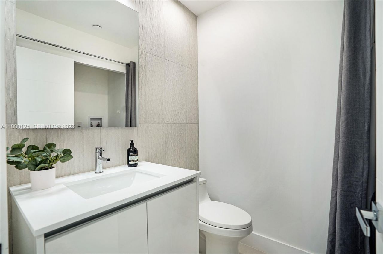 19101 Mystic Pointe Dr, Unit 111, Aventura, FL 33180 Photo