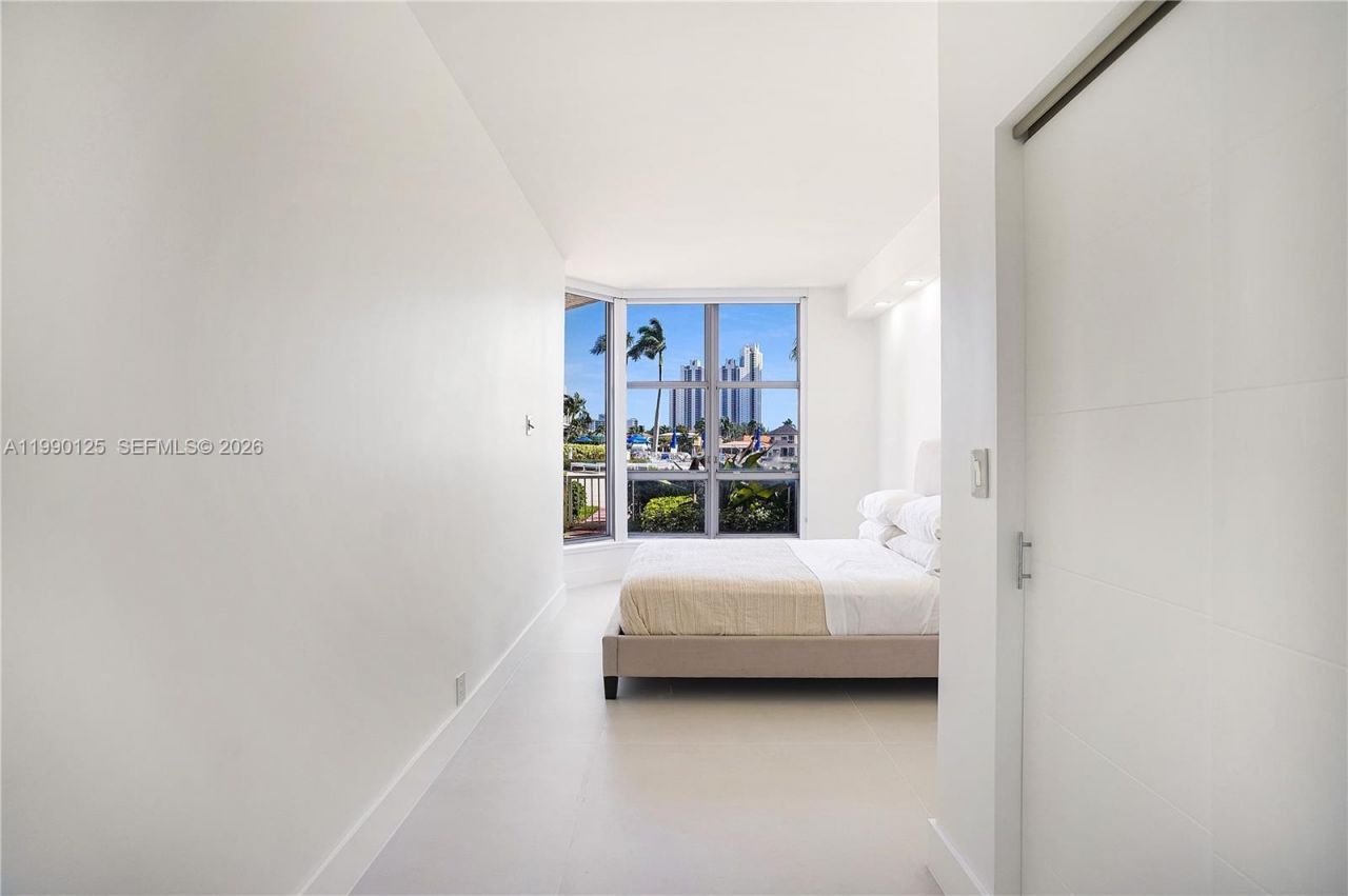 19101 Mystic Pointe Dr, Unit 111, Aventura, FL 33180 Photo