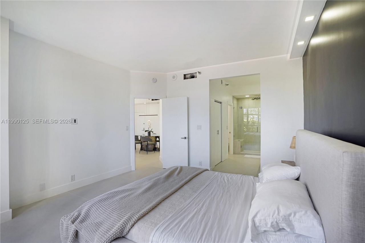 19101 Mystic Pointe Dr, Unit 111, Aventura, FL 33180 Photo