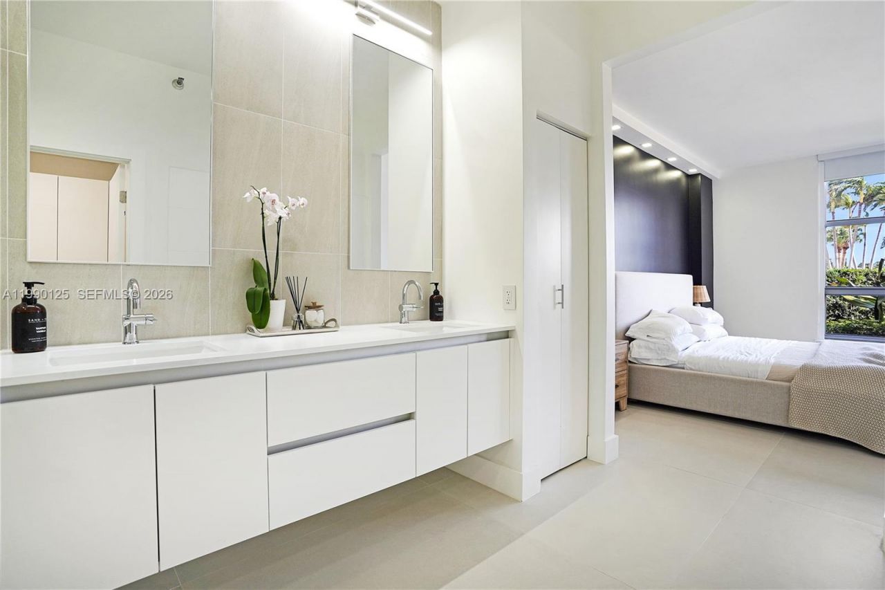 19101 Mystic Pointe Dr, Unit 111, Aventura, FL 33180 Photo