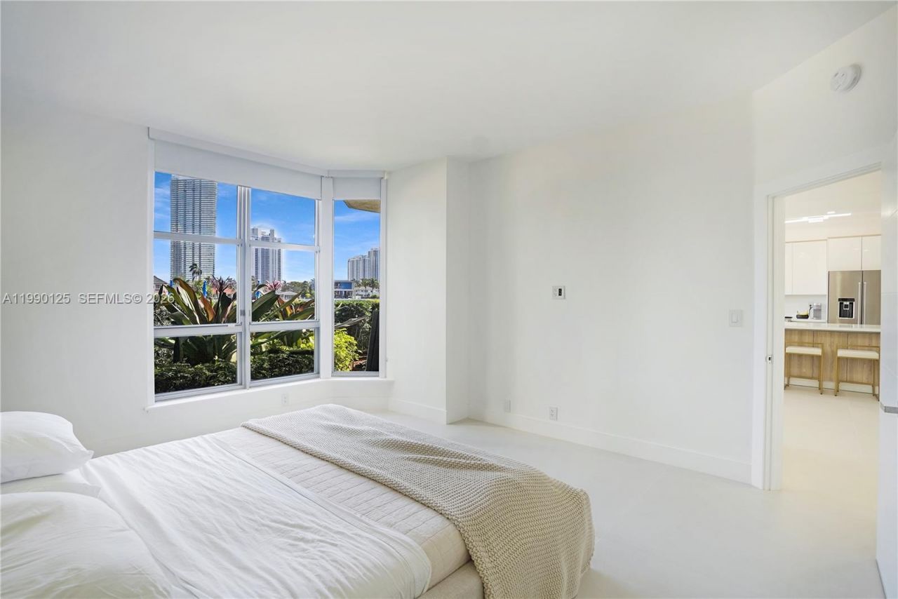 19101 Mystic Pointe Dr, Unit 111, Aventura, FL 33180 Photo