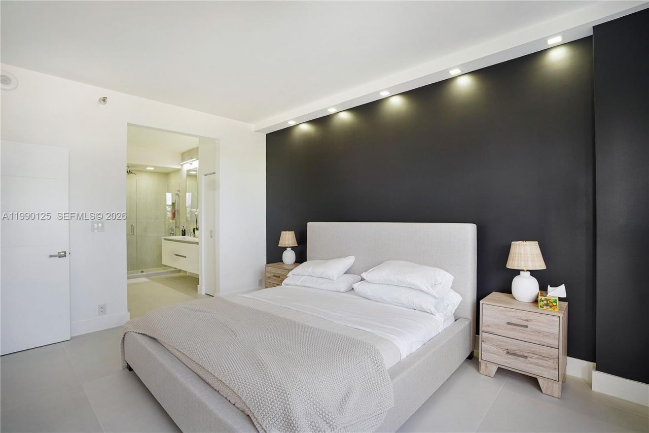 19101 Mystic Pointe Dr, Unit 111, Aventura, FL 33180 Photo