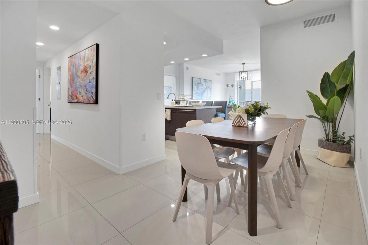 7661 NW 107th Ave , Unit 501, Doral, FL 33178 Photo