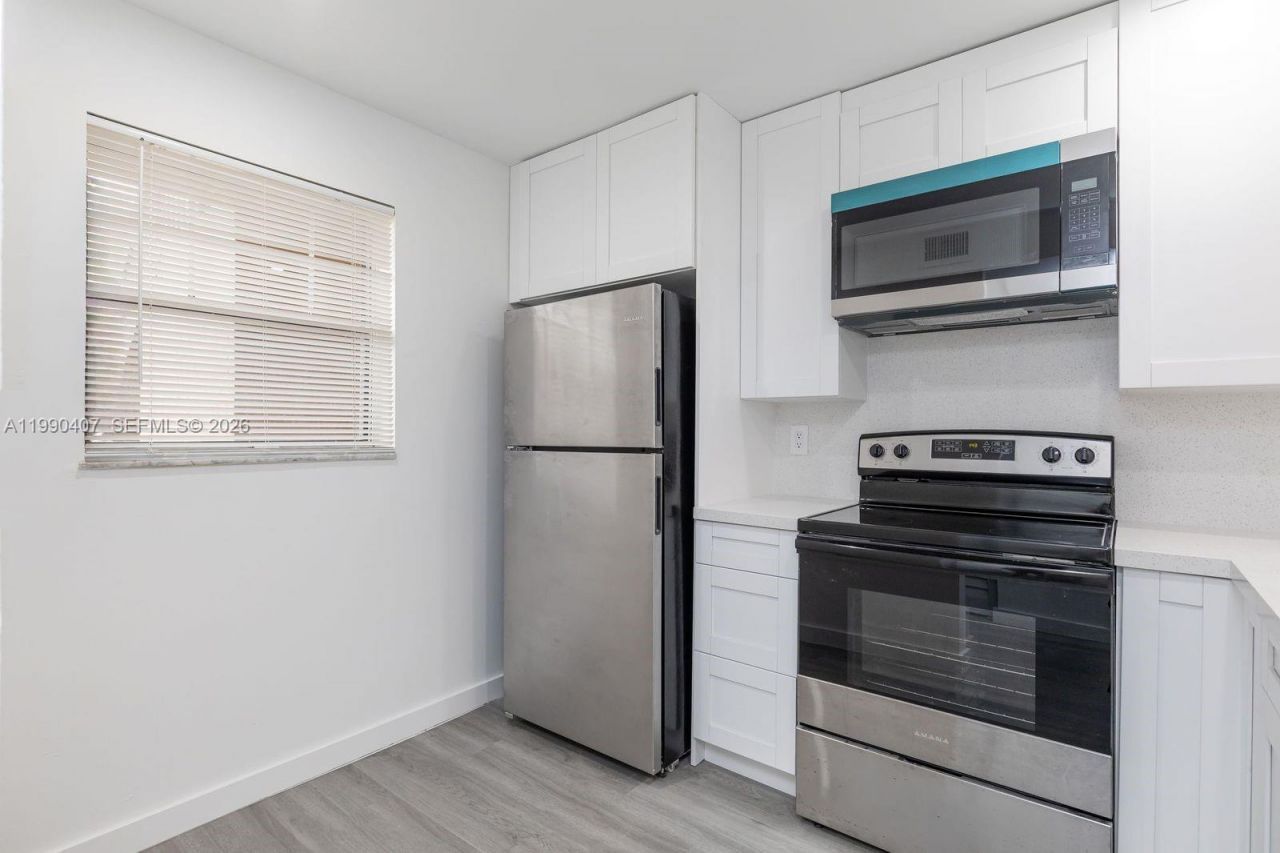 10330 NW 8th St, Unit 104, Pembroke Pines, FL 33026 Photo