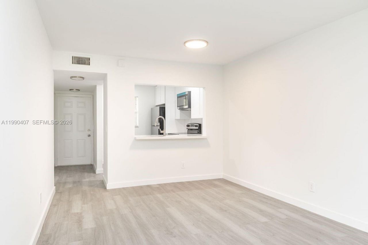 10330 NW 8th St, Unit 104, Pembroke Pines, FL 33026 Photo