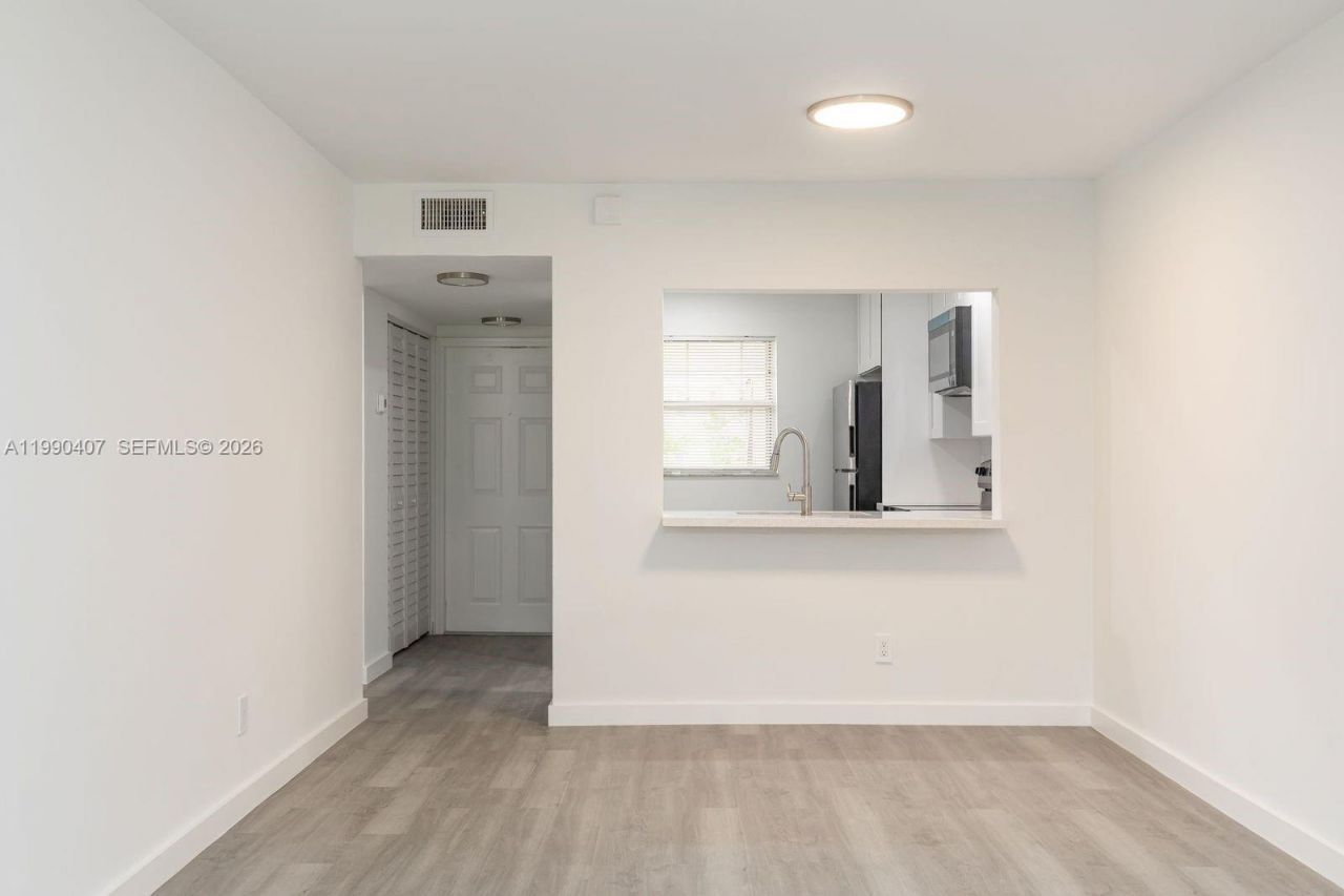 10330 NW 8th St, Unit 104, Pembroke Pines, FL 33026 Photo