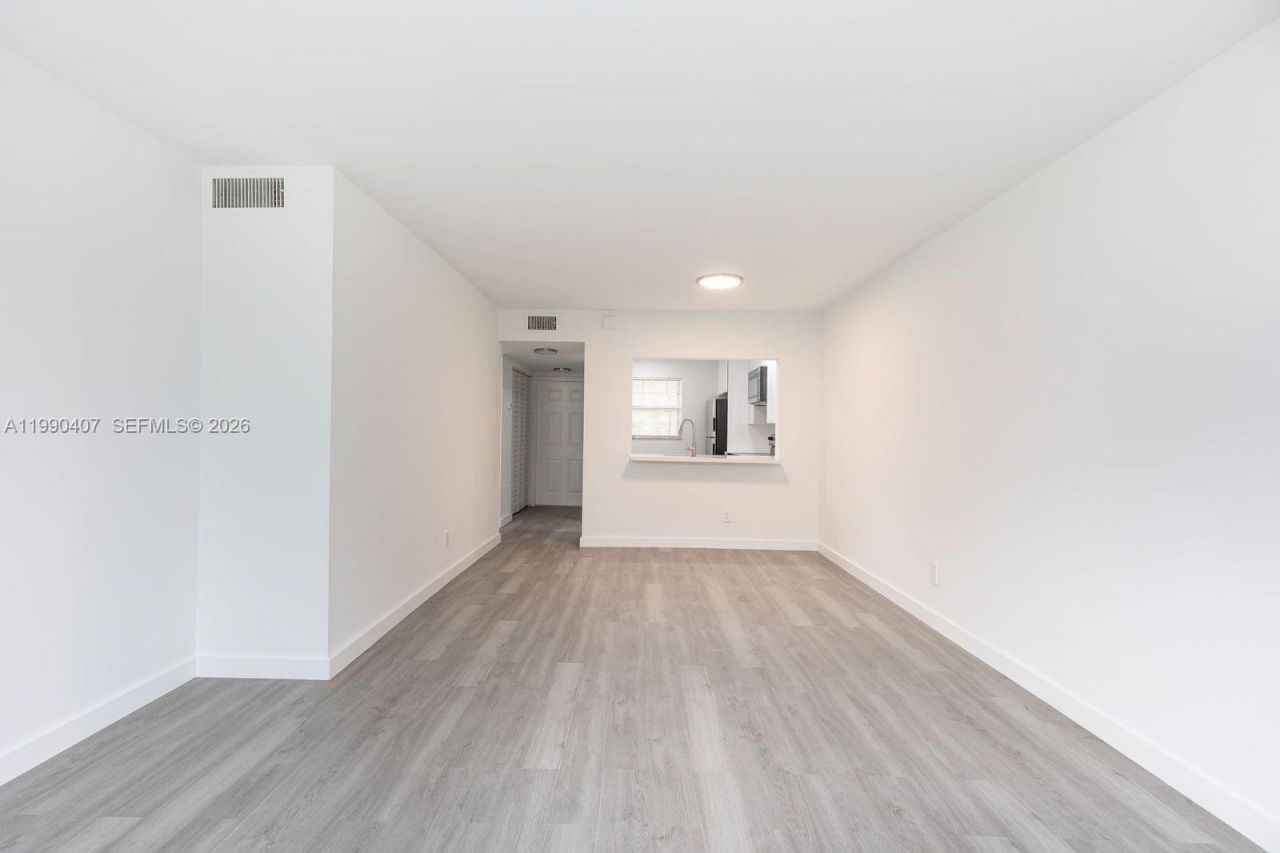 10330 NW 8th St, Unit 104, Pembroke Pines, FL 33026 Photo