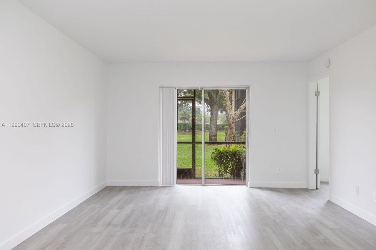 10330 NW 8th St, Unit 104, Pembroke Pines, FL 33026 Photo