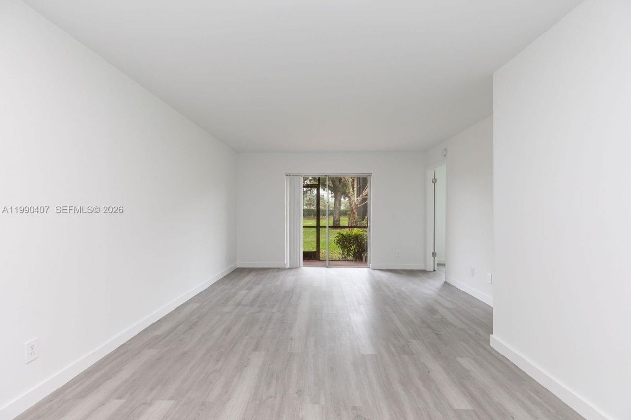 10330 NW 8th St, Unit 104, Pembroke Pines, FL 33026 Photo