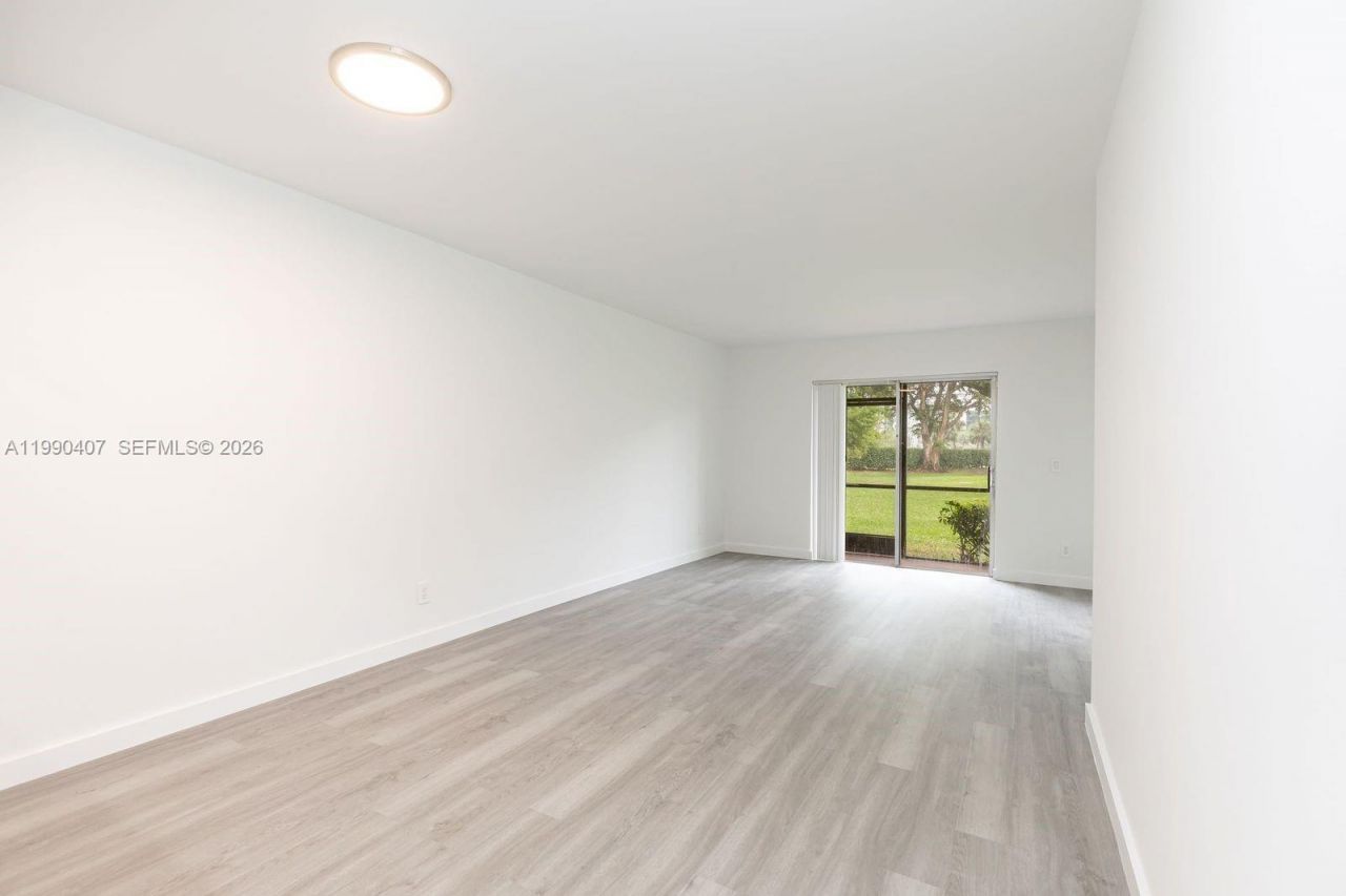 10330 NW 8th St, Unit 104, Pembroke Pines, FL 33026 Photo