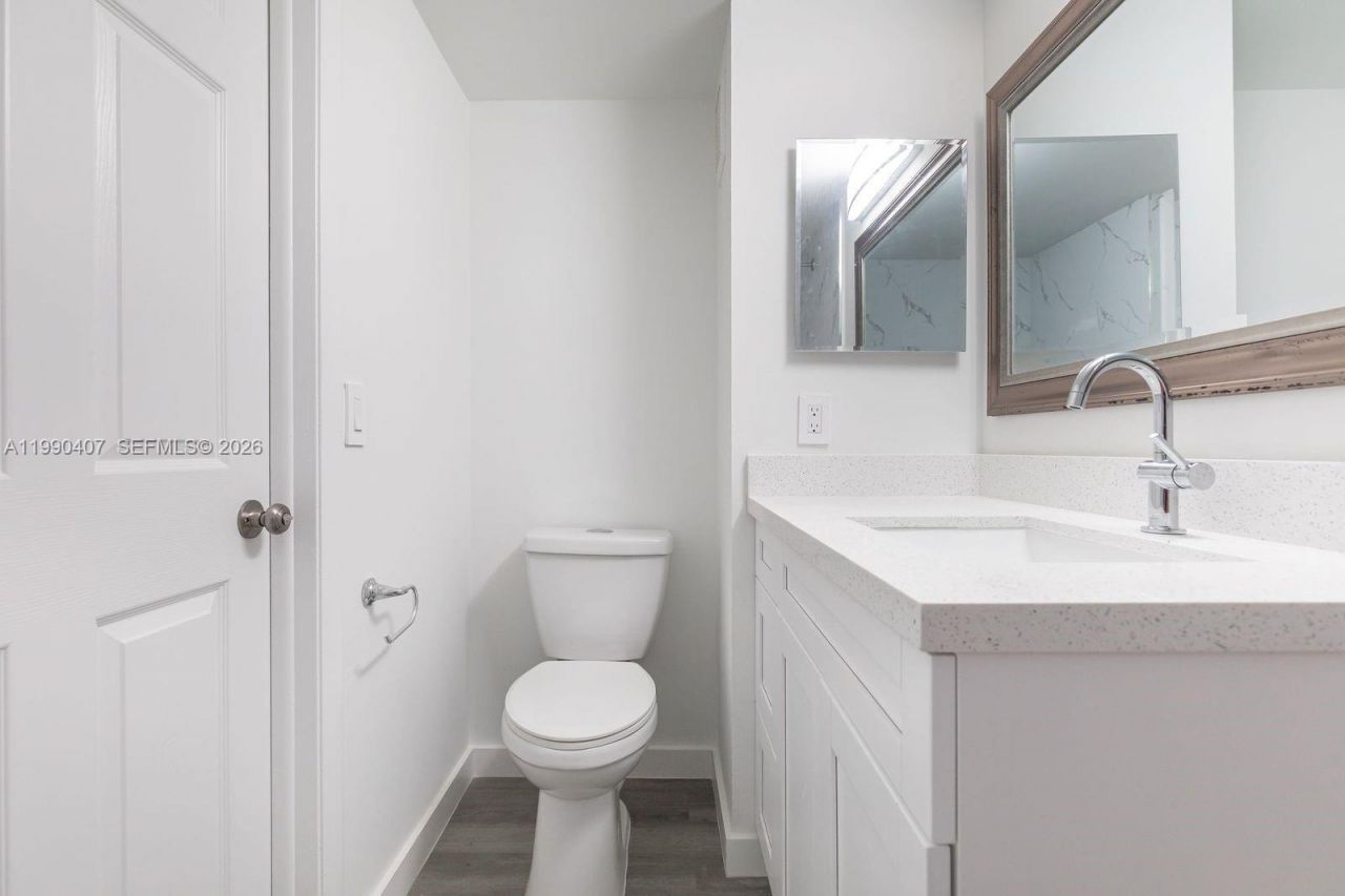 10330 NW 8th St, Unit 104, Pembroke Pines, FL 33026 Photo