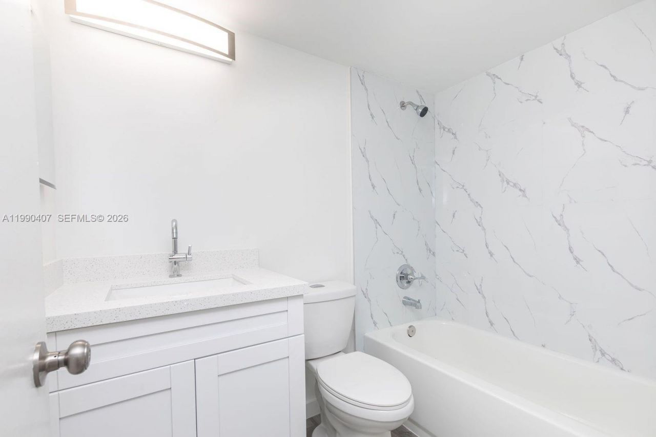 10330 NW 8th St, Unit 104, Pembroke Pines, FL 33026 Photo