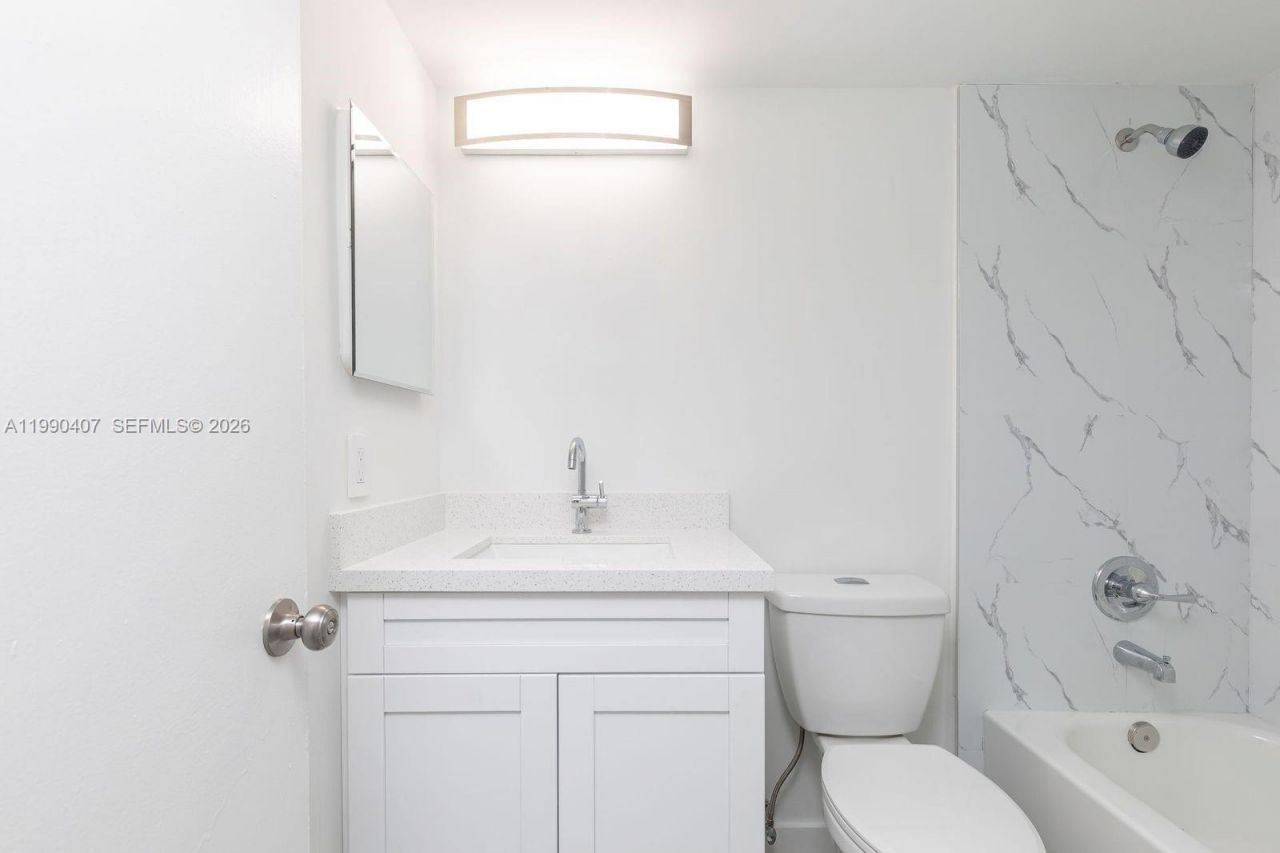 10330 NW 8th St, Unit 104, Pembroke Pines, FL 33026 Photo