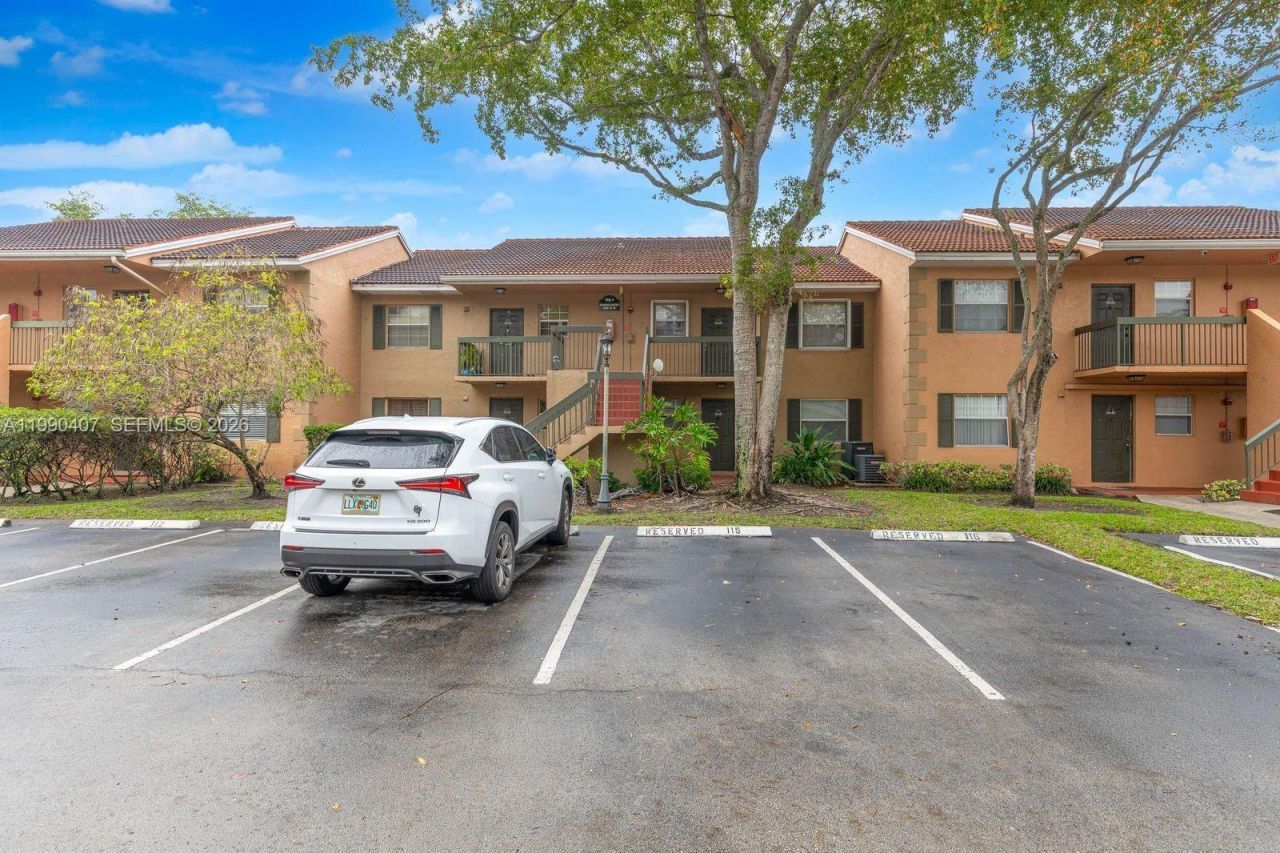 10330 NW 8th St, Unit 104, Pembroke Pines, FL 33026 Photo