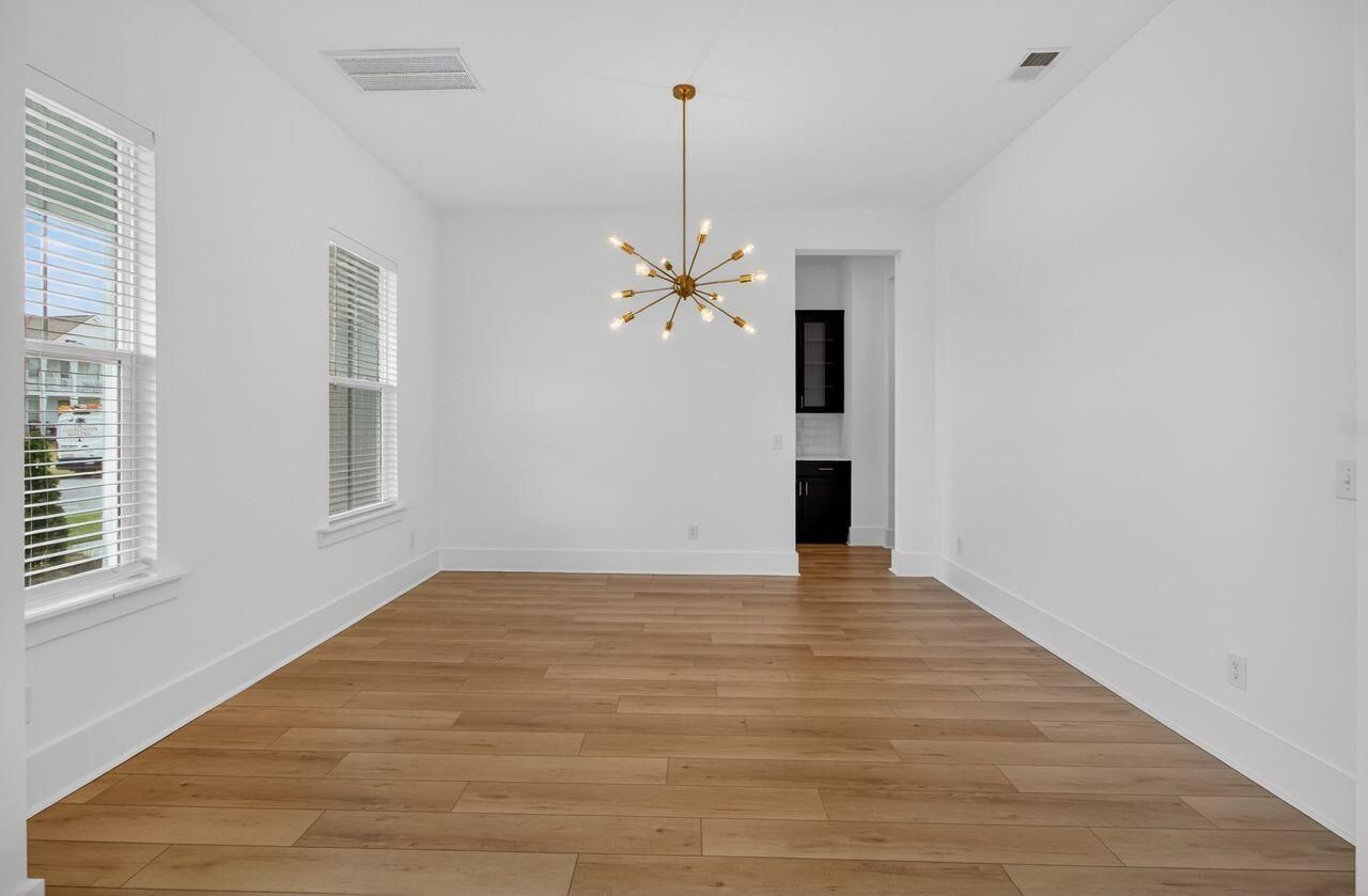 200 Symphony Avenue Photo 13
