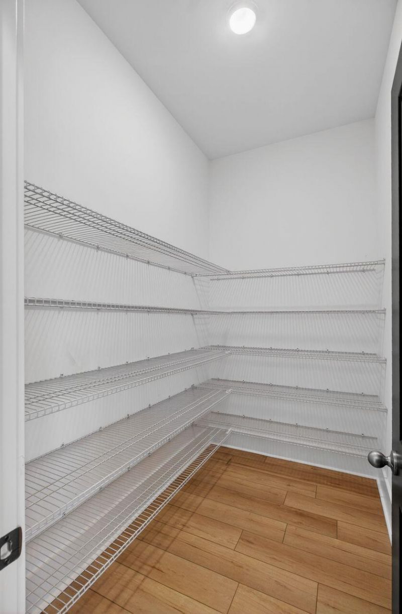 200 Symphony Avenue Photo 14