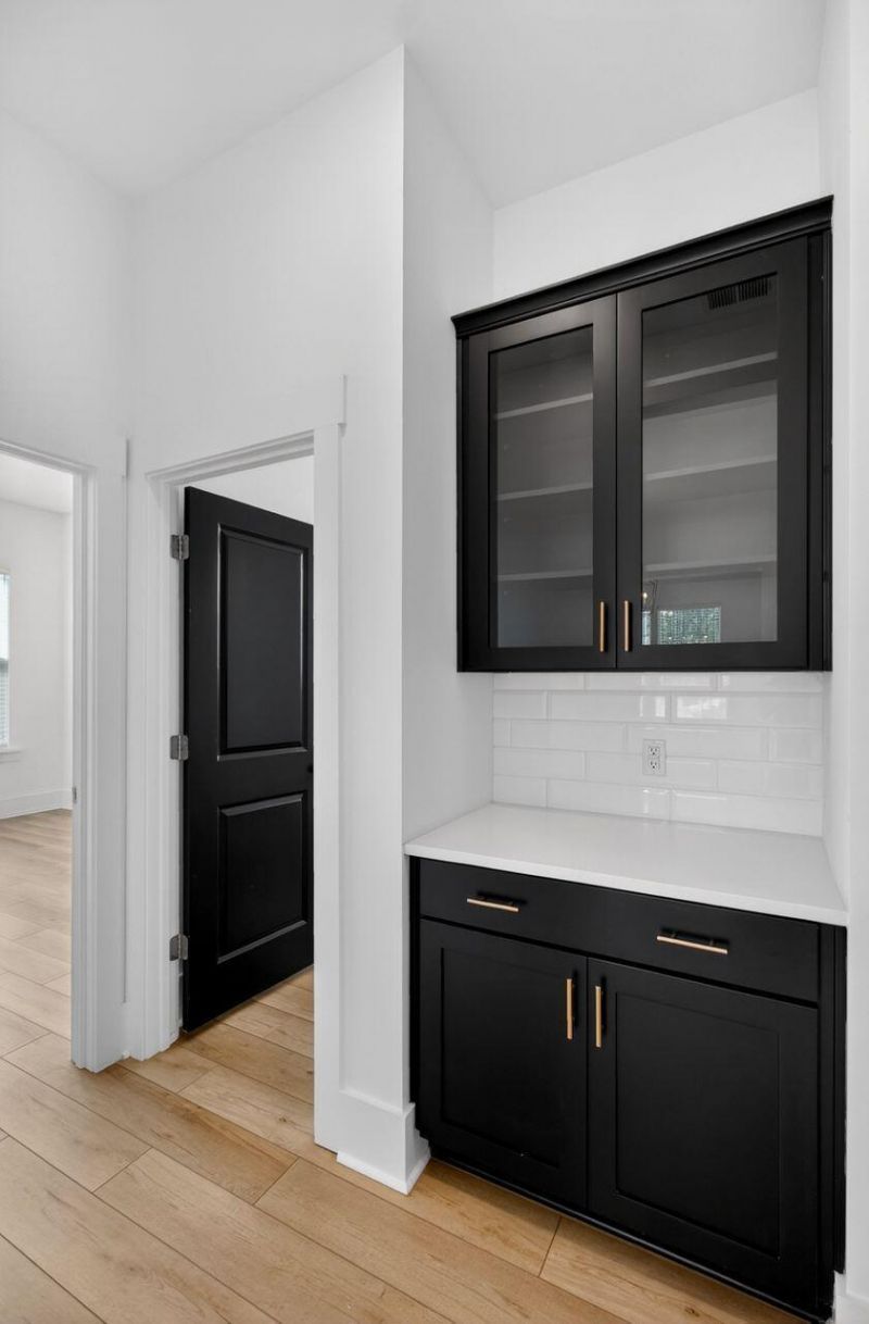 200 Symphony Avenue Photo 17