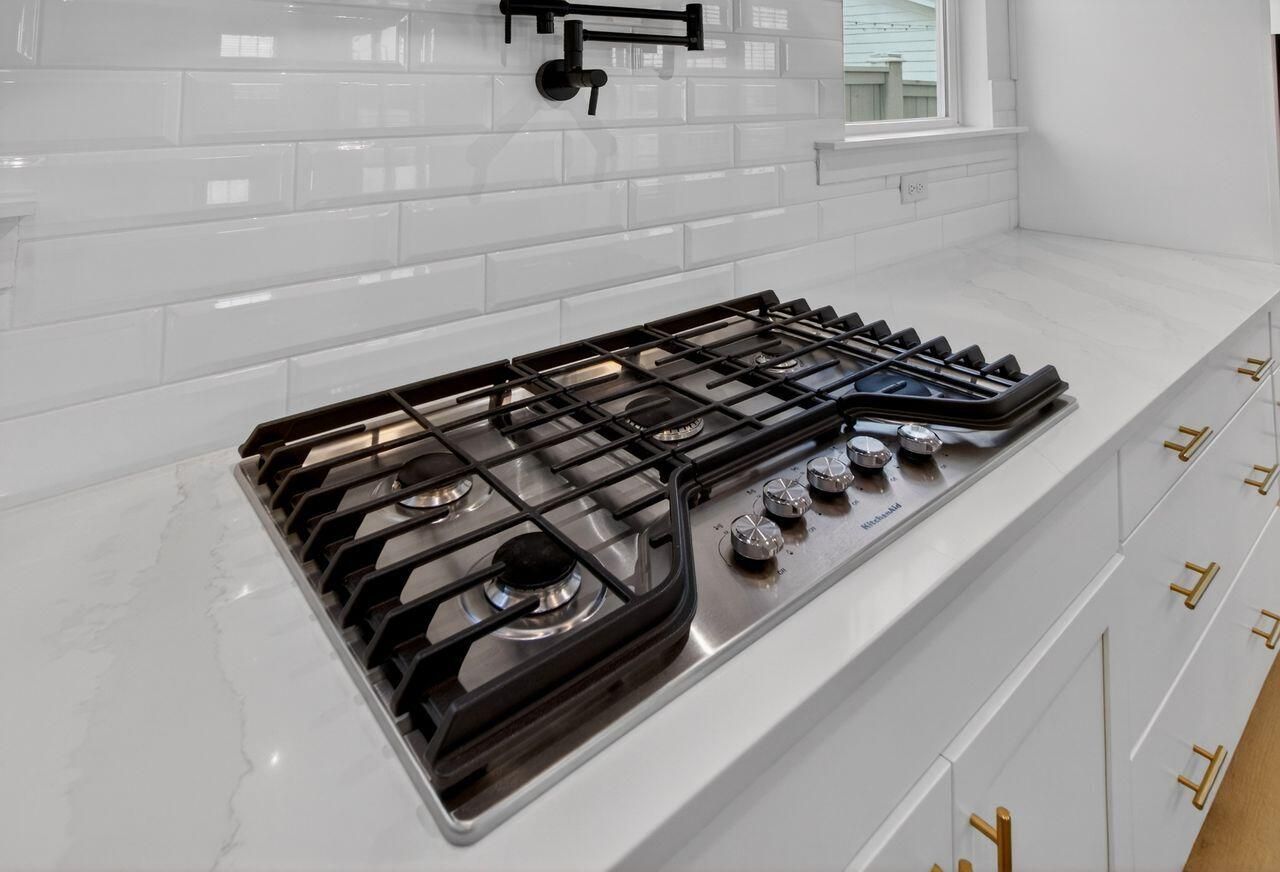 200 Symphony Avenue Photo 17